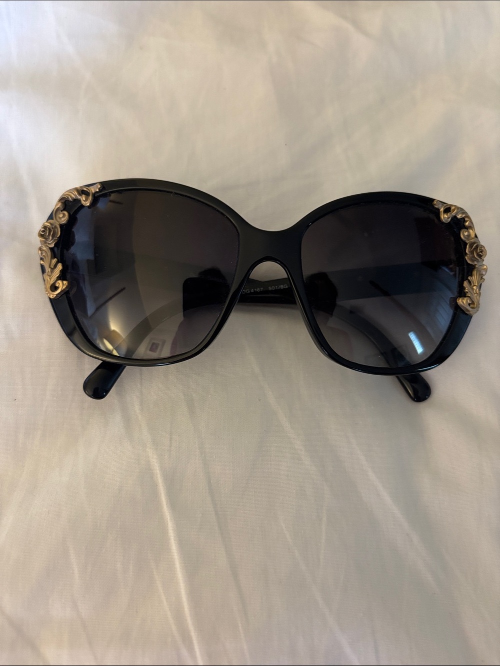 Dolce & Gabbana: Black Women's Fashion Sunglasses with Gold Accent